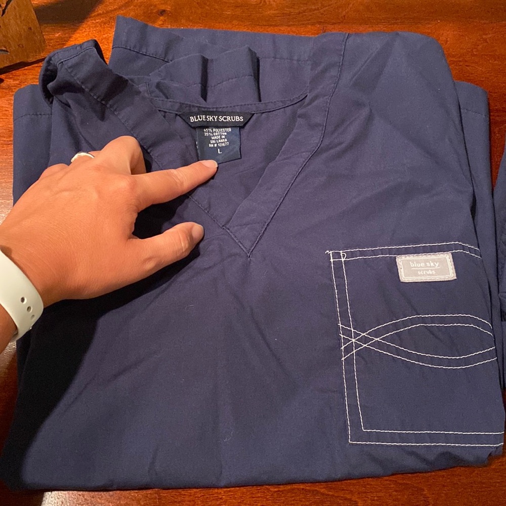 Blue sky size large womens navy top